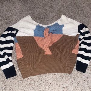 Off the shoulder - crop knot weater
